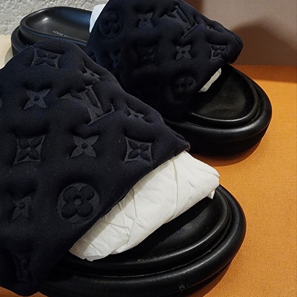 LV Pool Pillow Comfort Mule - Picture 6 of 7